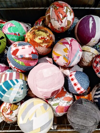 Dagworkshop Recycling Badmat/Kleedje weven, Zaterdag 6 December van 13:00-17:00 uur - Afbeelding 2